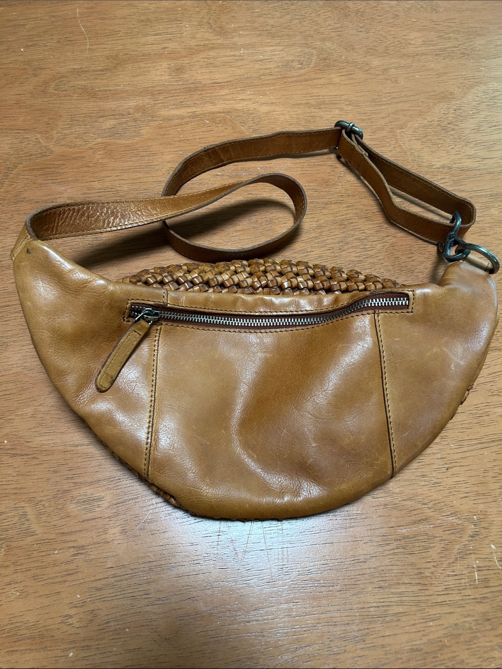 Vilenca Holland Woven Fanny Pack - Picture 2 of 3